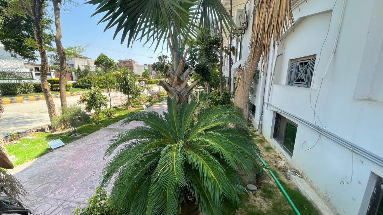 Midways Guest House And Hotels Islamabad Esterno foto
