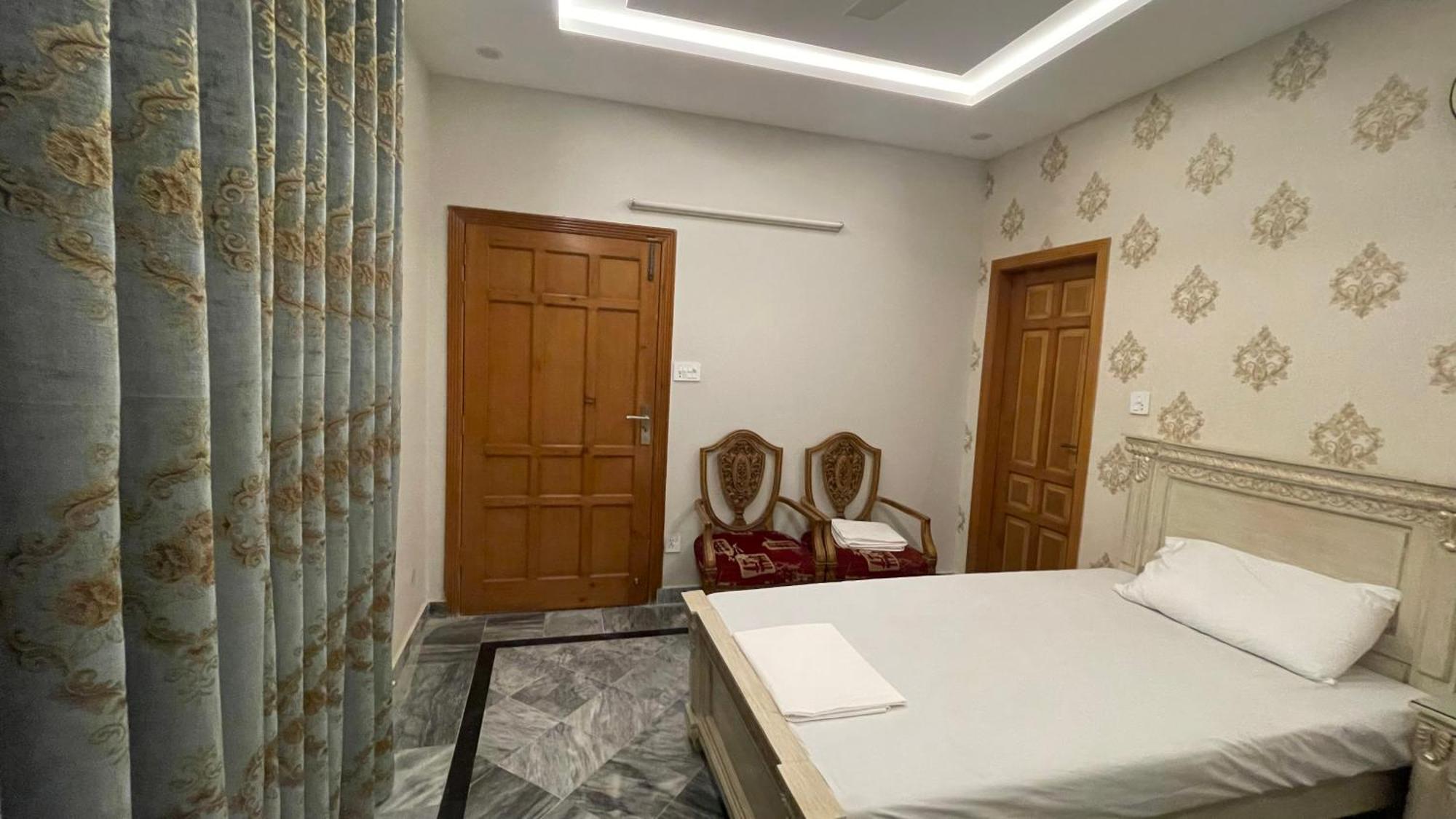 Midways Guest House And Hotels Islamabad Esterno foto