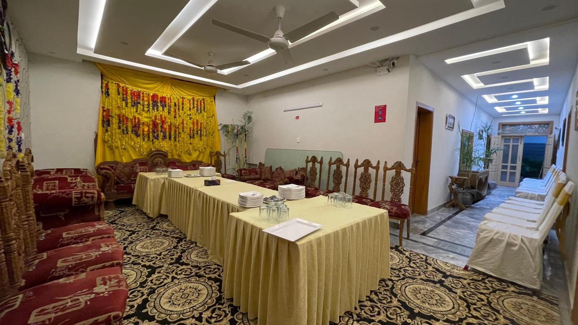 Midways Guest House And Hotels Islamabad Esterno foto