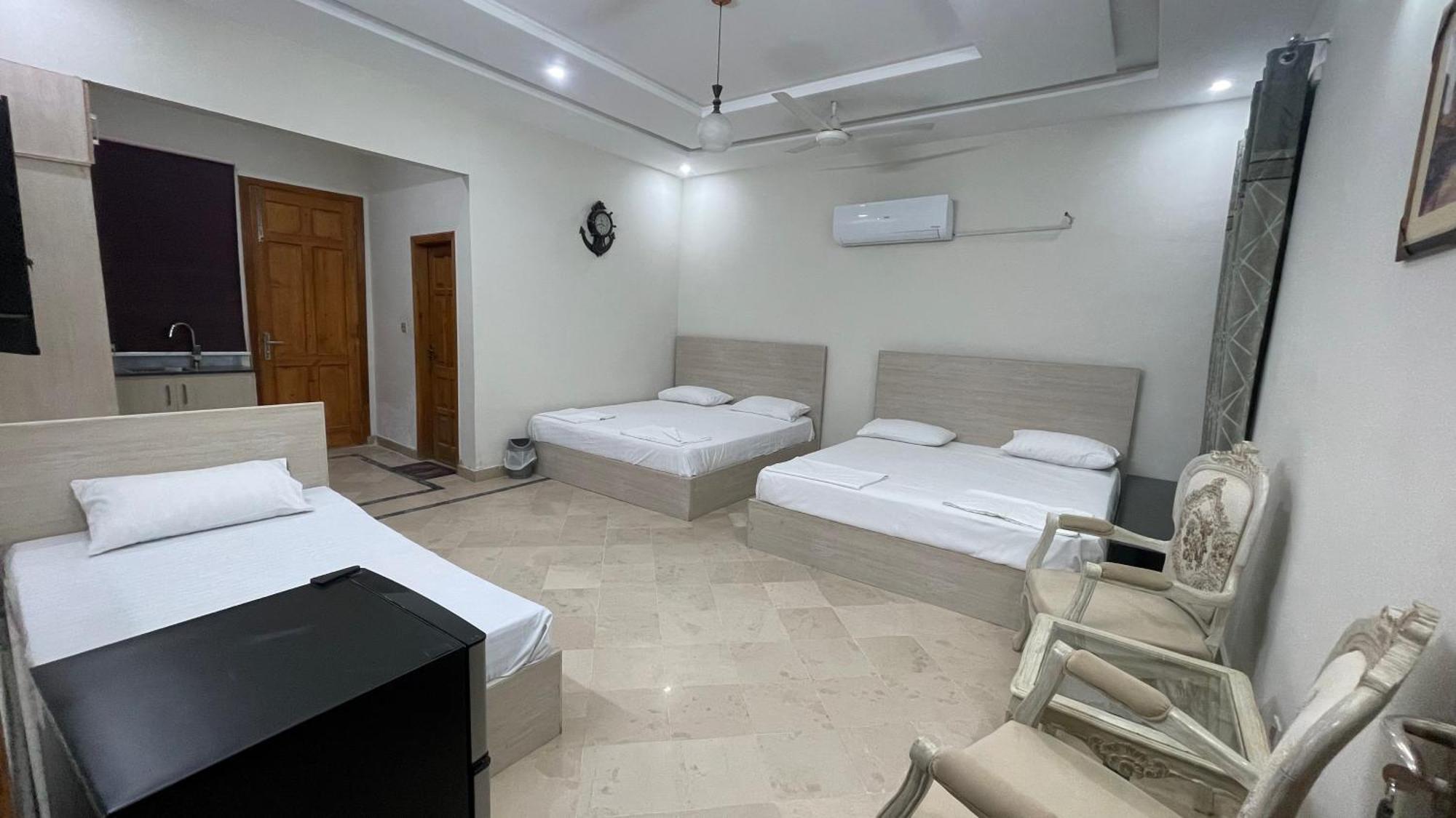 Midways Guest House And Hotels Islamabad Esterno foto