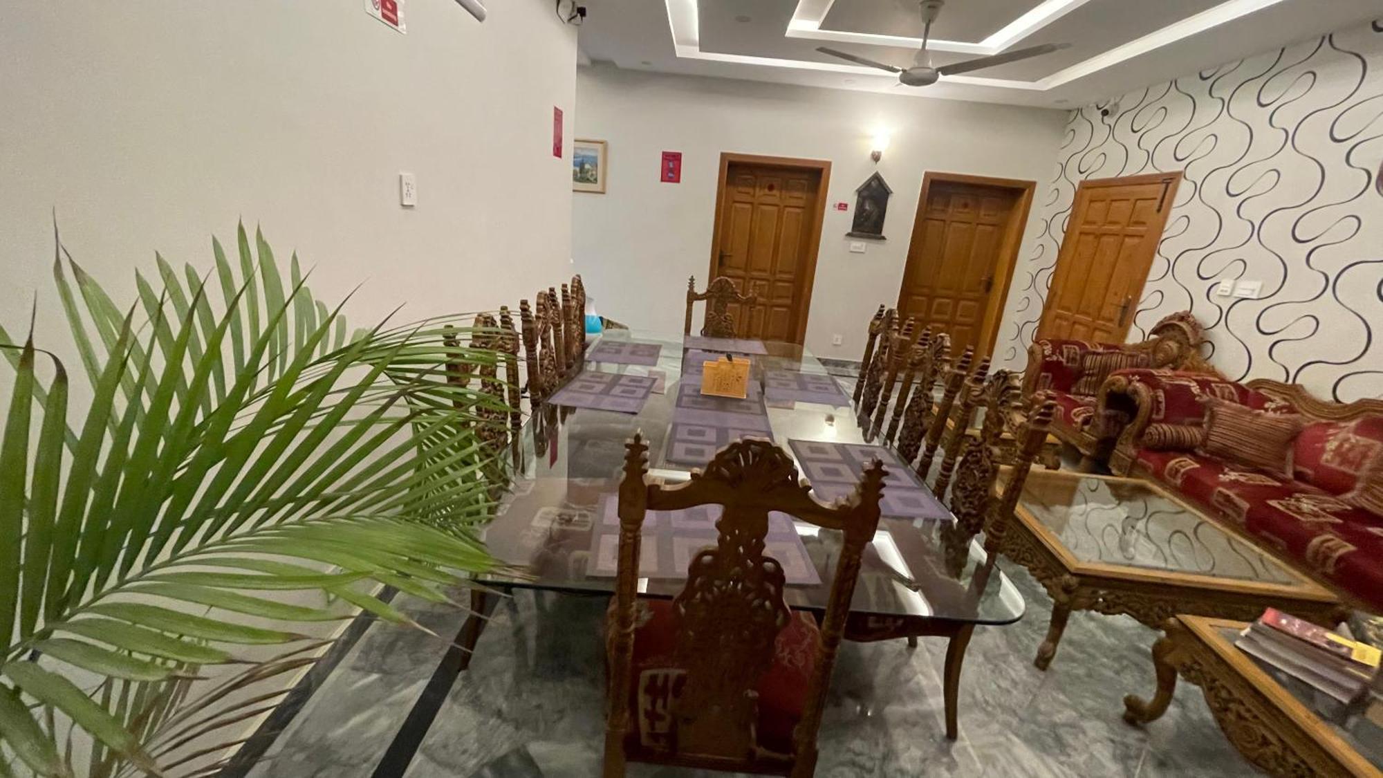 Midways Guest House And Hotels Islamabad Esterno foto
