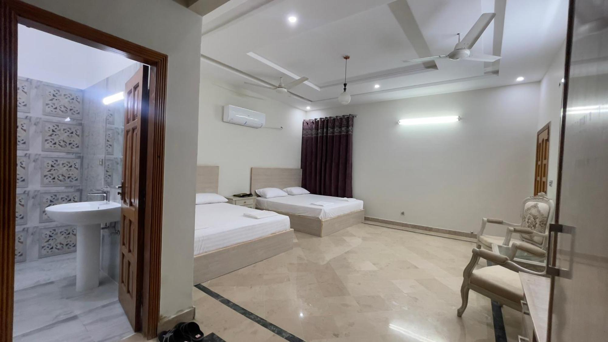 Midways Guest House And Hotels Islamabad Esterno foto