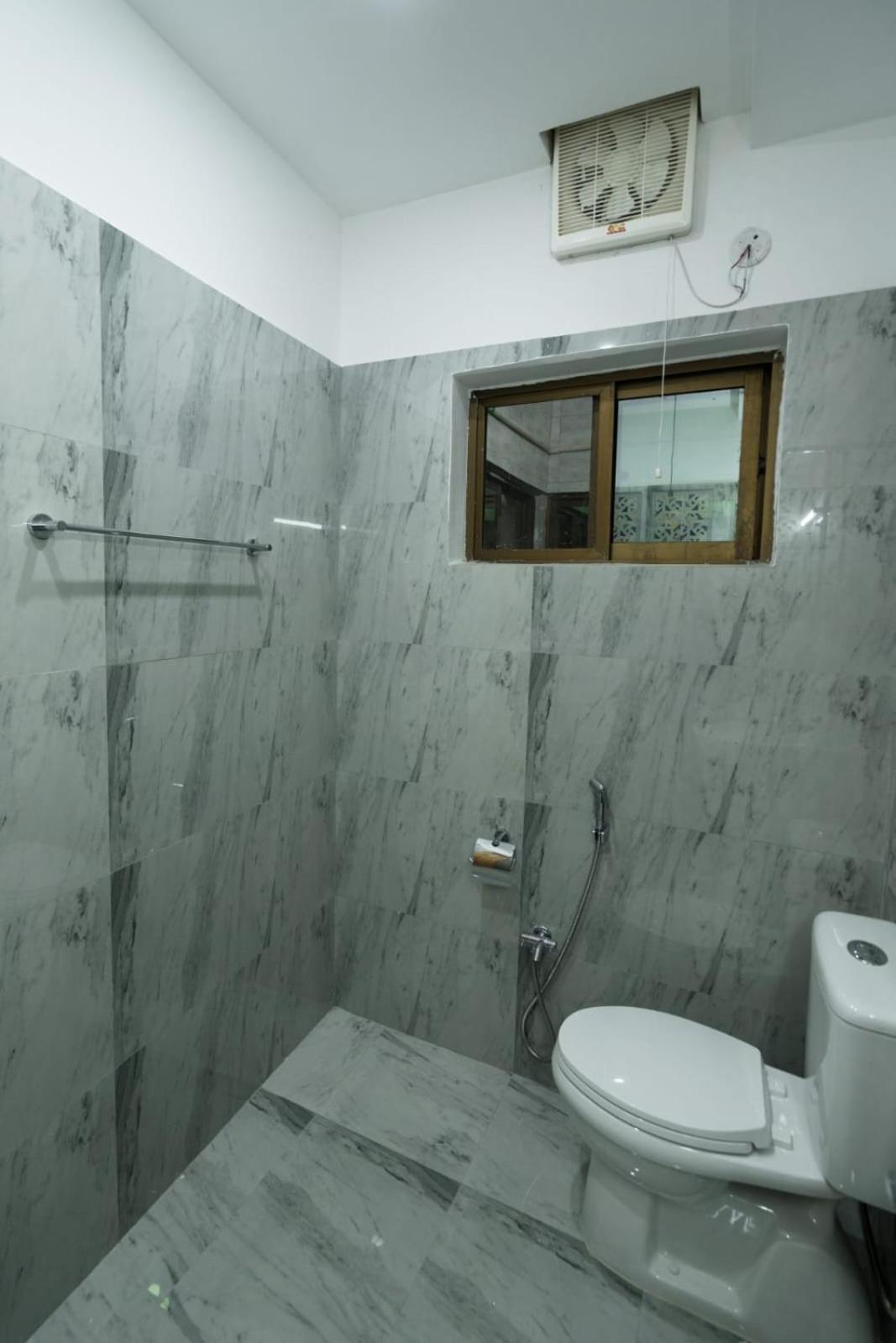 Midways Guest House And Hotels Islamabad Esterno foto
