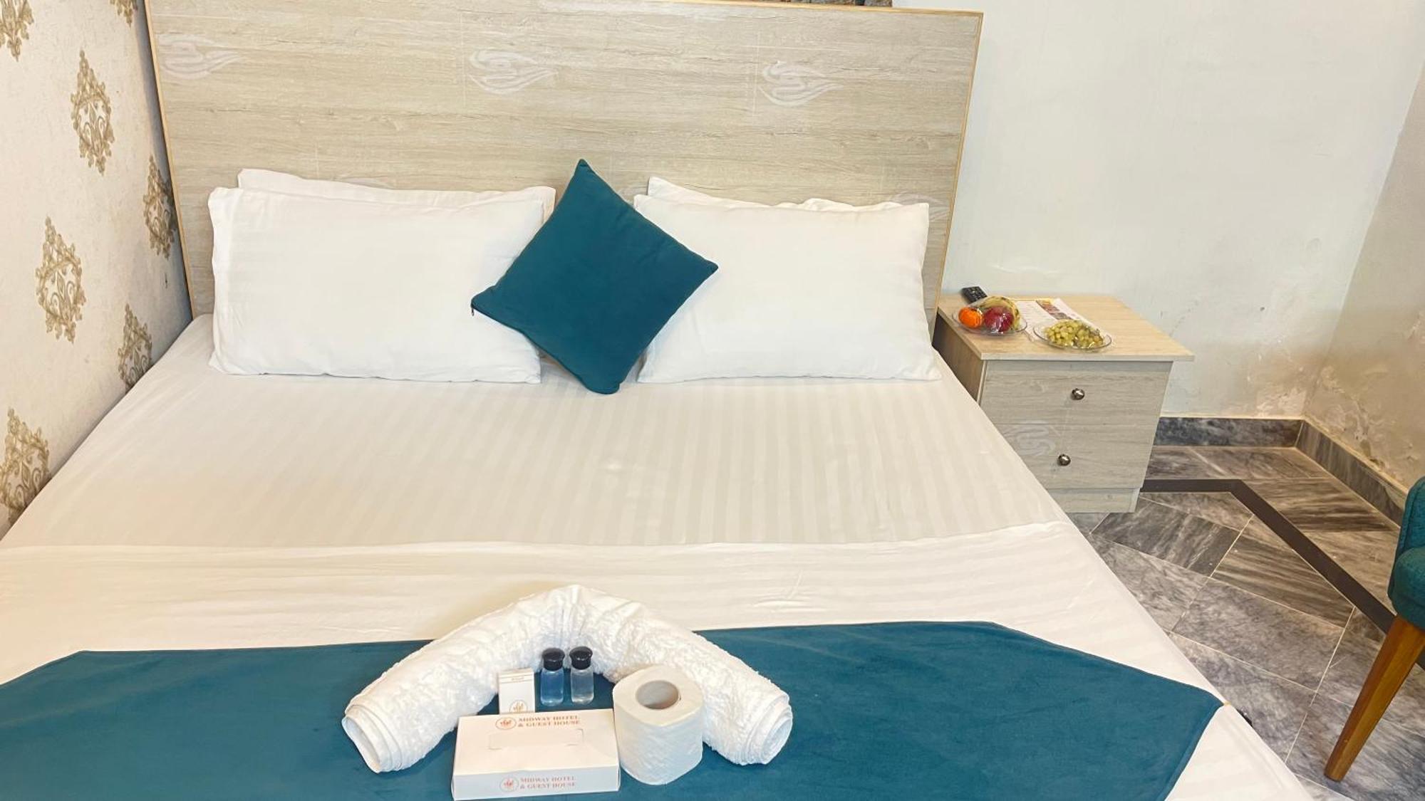 Midways Guest House And Hotels Islamabad Esterno foto
