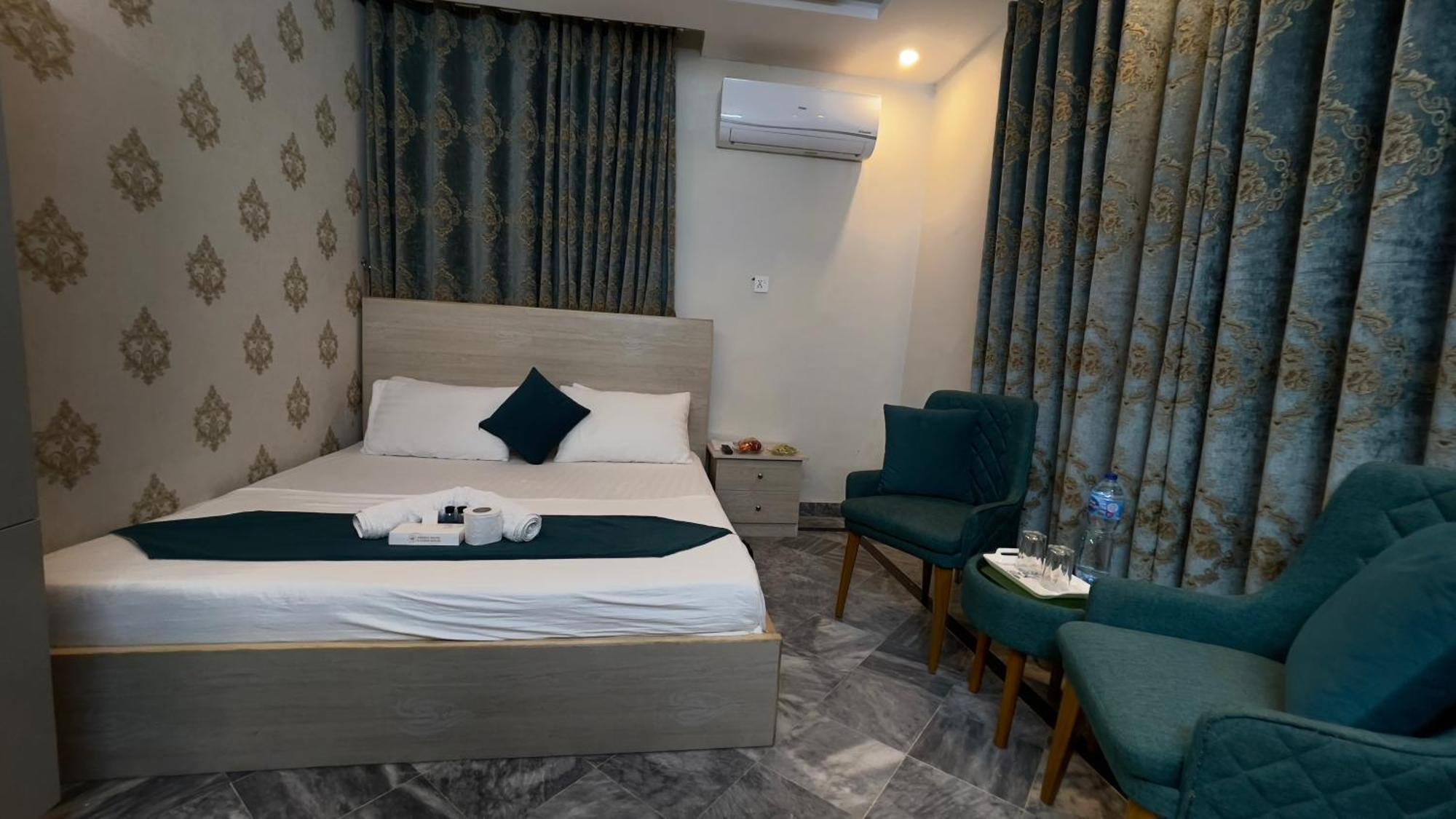 Midways Guest House And Hotels Islamabad Esterno foto