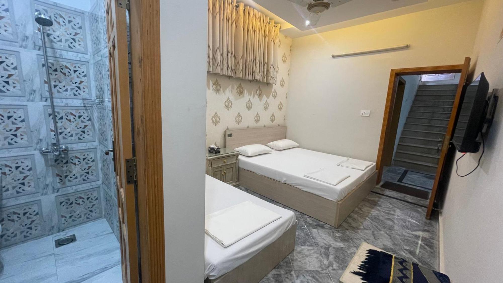 Midways Guest House And Hotels Islamabad Esterno foto