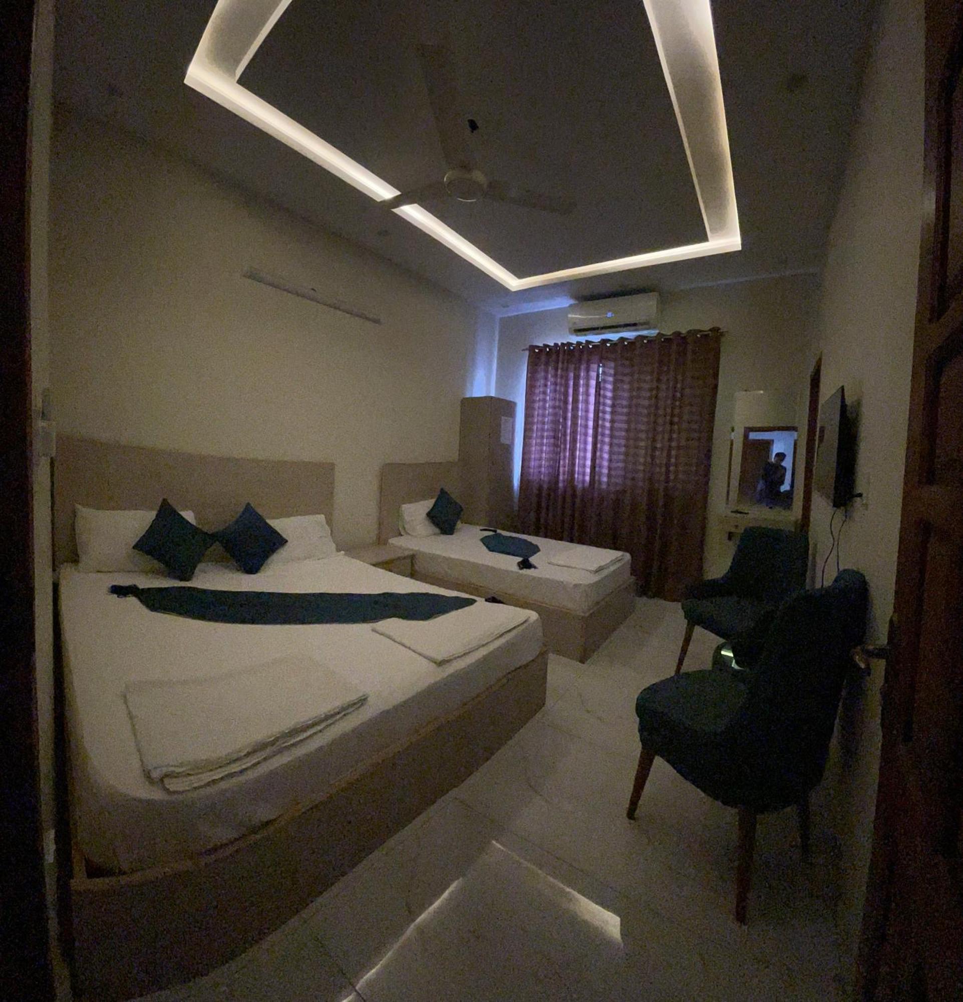 Midways Guest House And Hotels Islamabad Esterno foto
