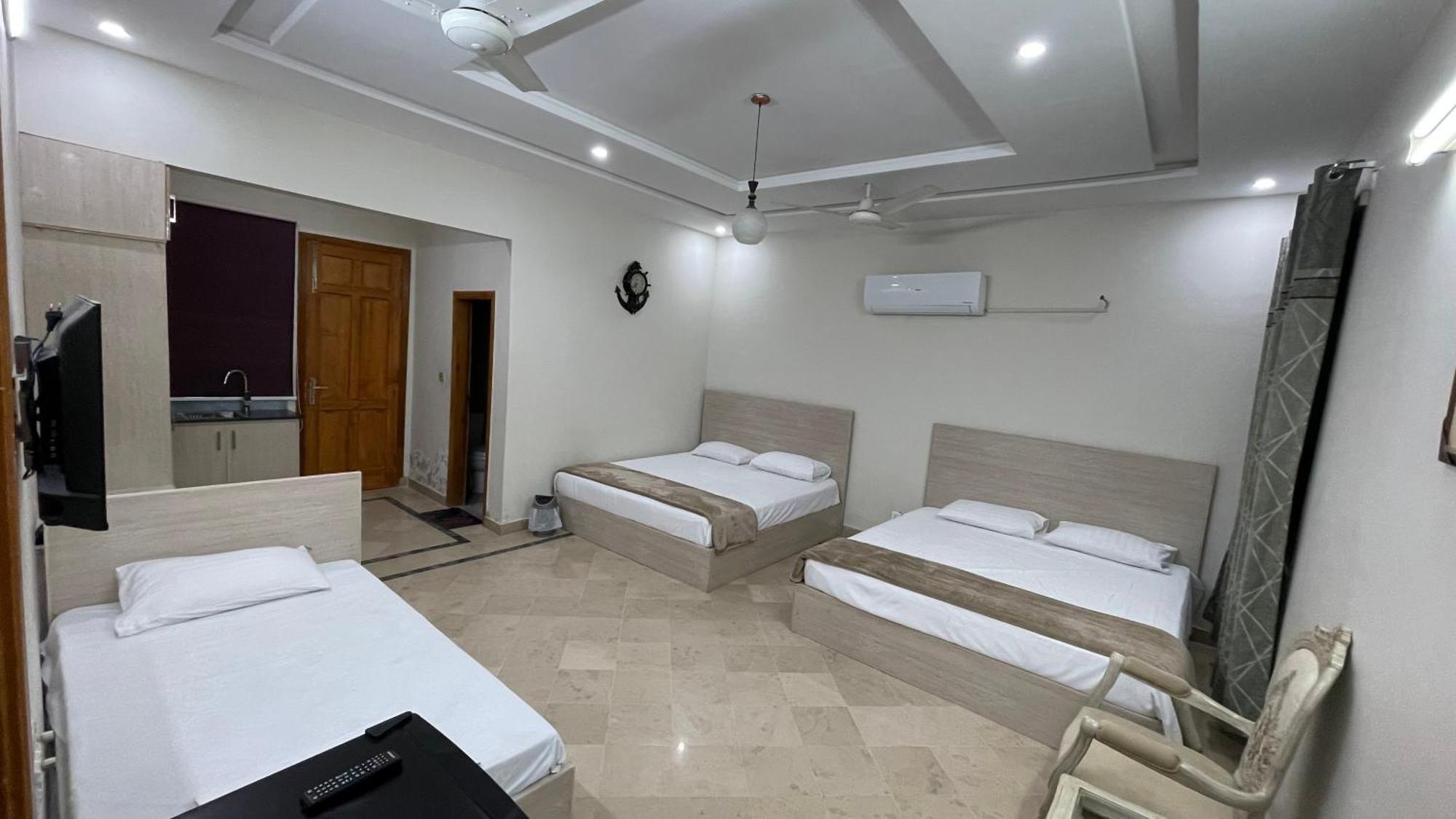Midways Guest House And Hotels Islamabad Esterno foto