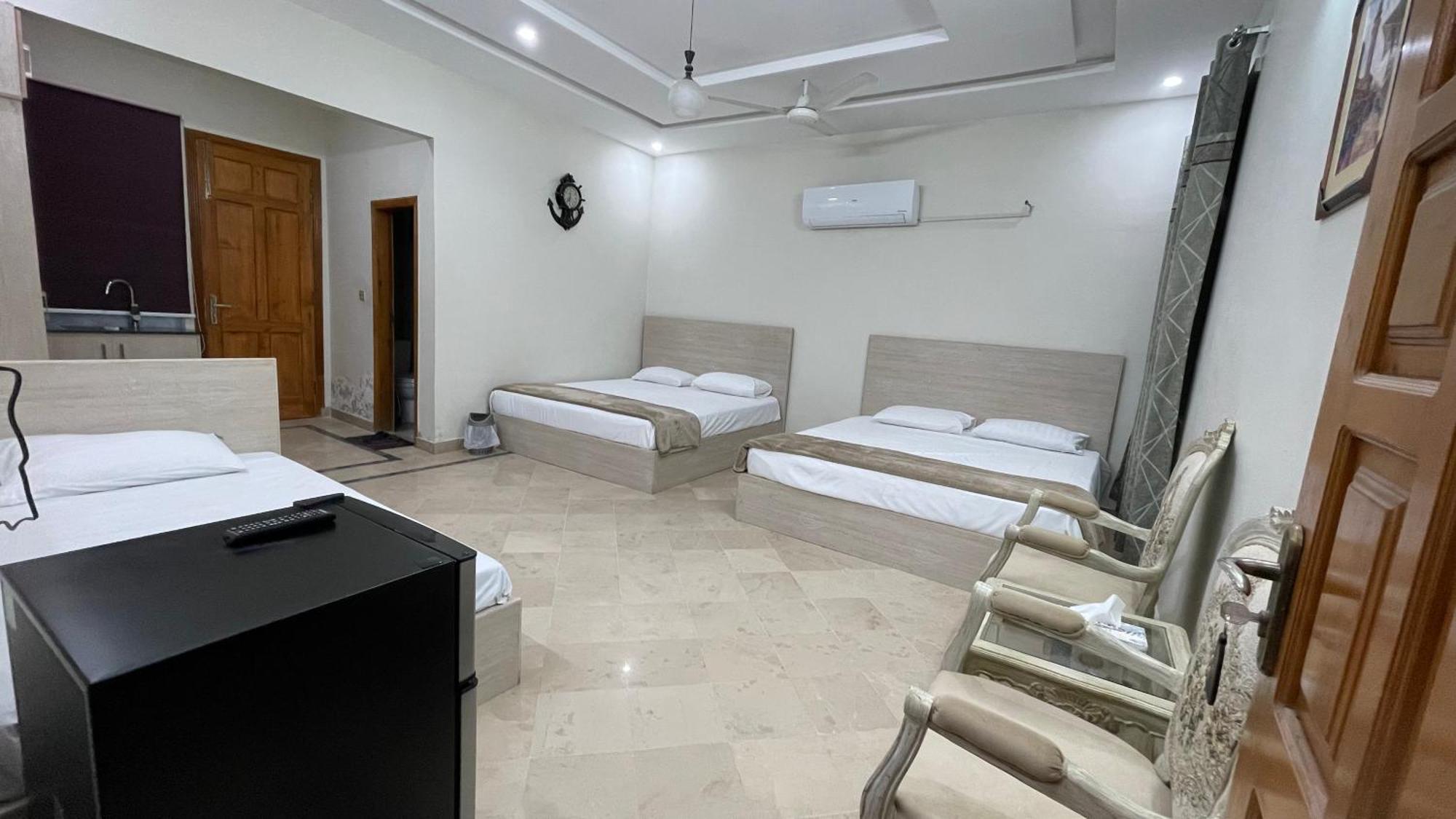 Midways Guest House And Hotels Islamabad Esterno foto