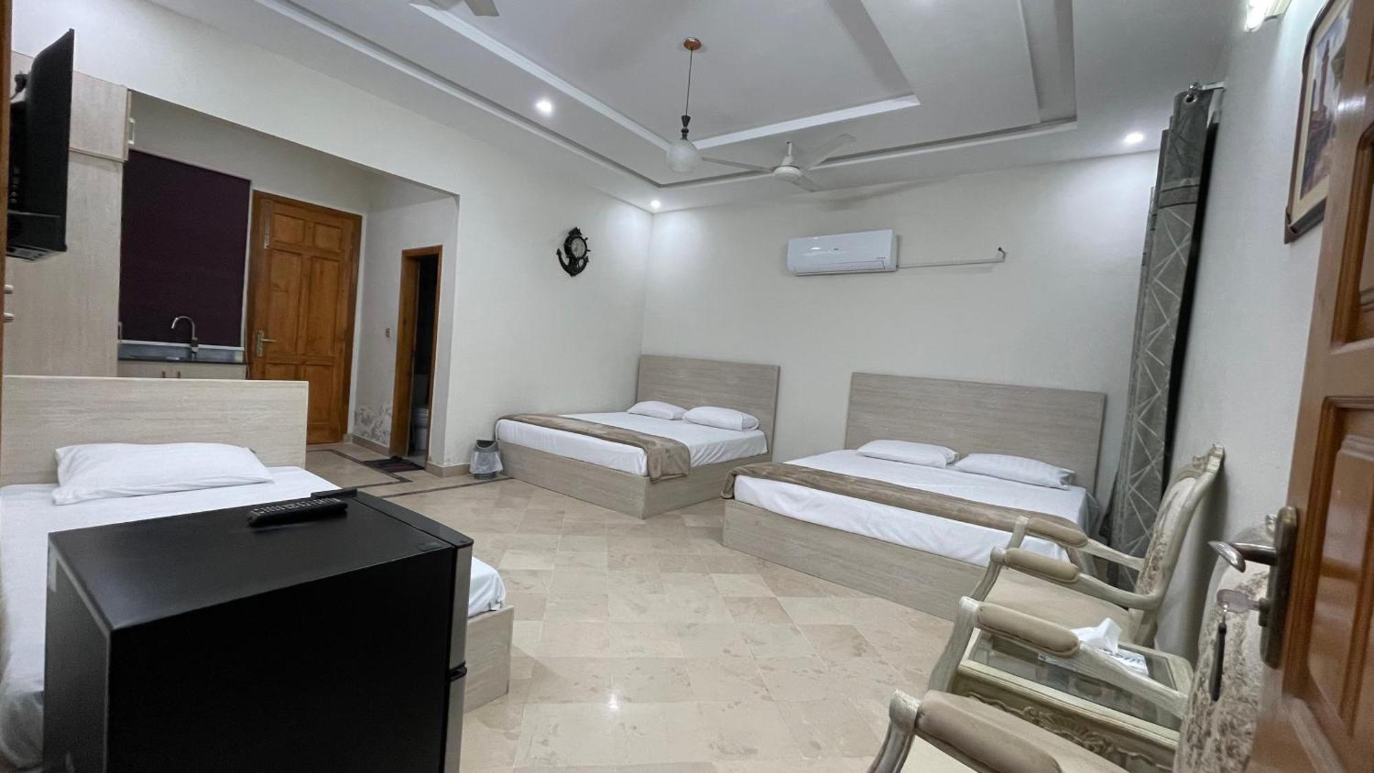 Midways Guest House And Hotels Islamabad Esterno foto